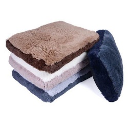 Short plush pet mat